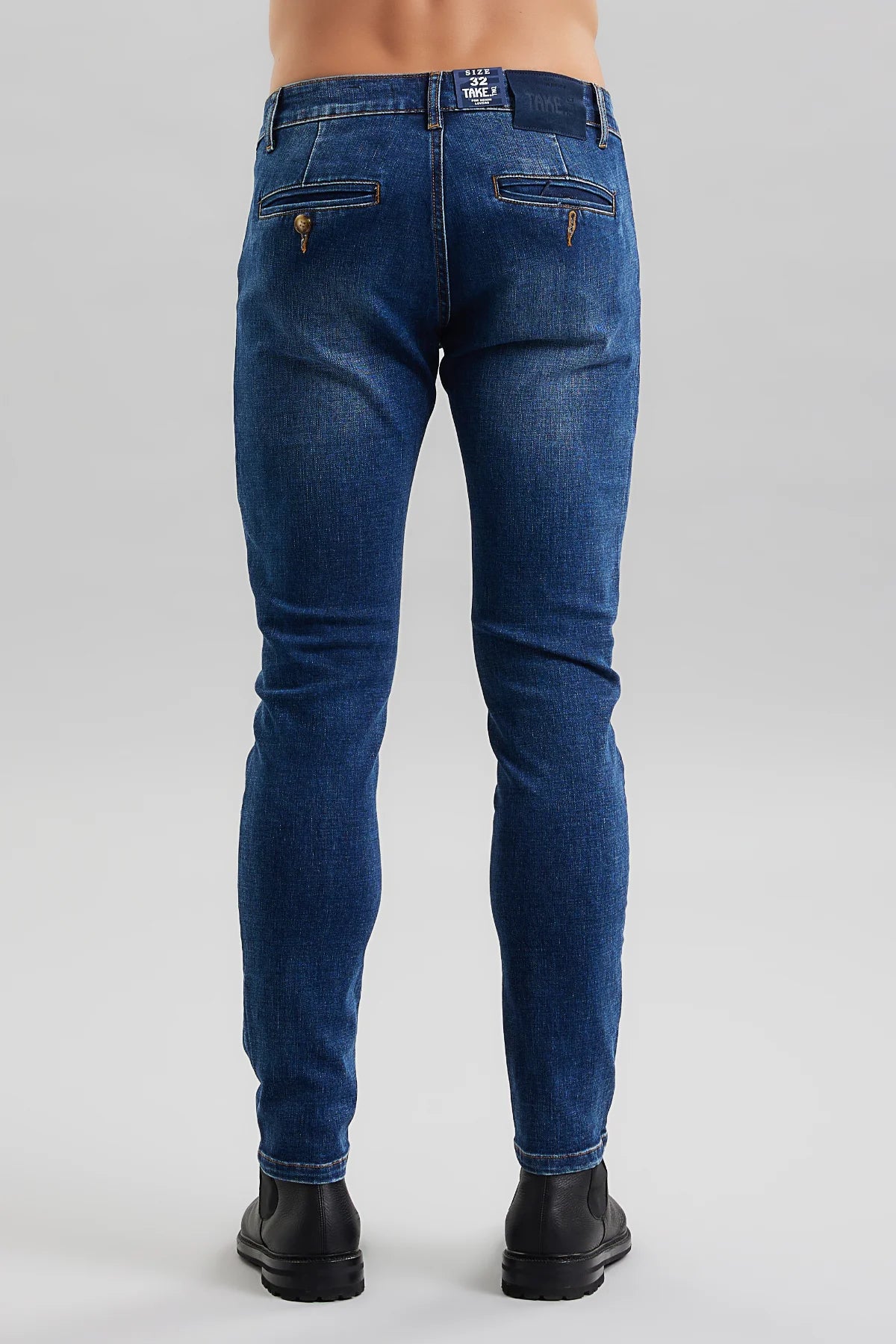 UT00169 - JEANS - TAKE TWO